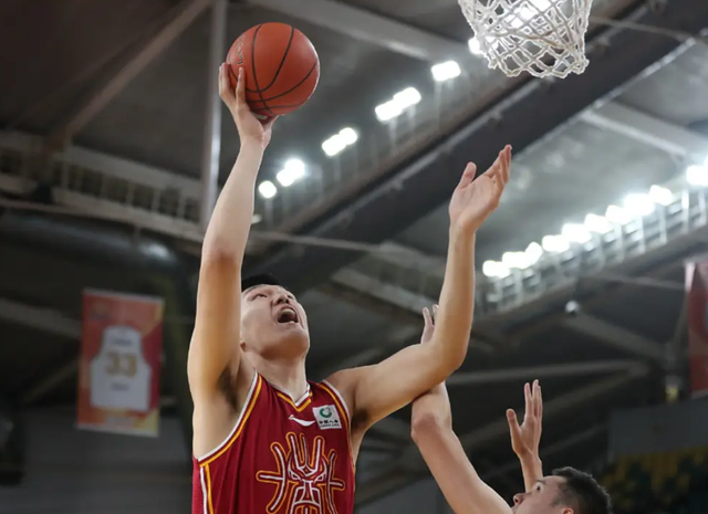 kaiyun电竞-连续2场0分！单场25+15神塔变废塔 主教练未用好他？